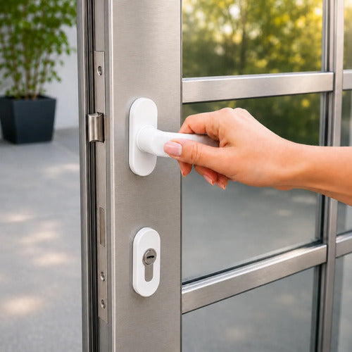 Manija Reversible Con Bocallave Para Puerta De Aluminio Blanco