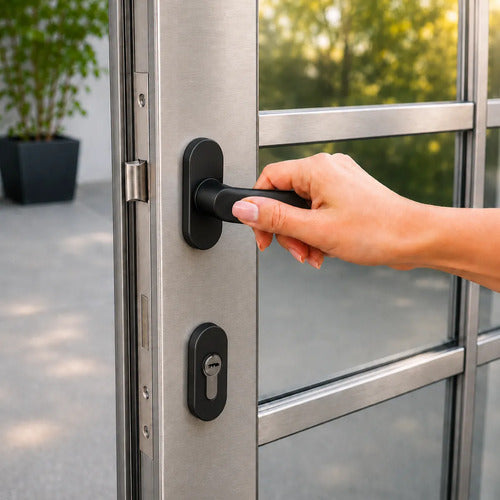 Manija Reversible Para Puerta De Aluminio Con Bocallave Negro
